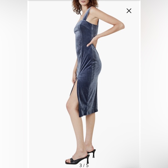 New Bardot Amalie velour midi dress in blue - Picture 3 of 7